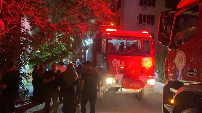 Yangına banyoda yakalandı