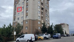 İzmit Akpınar’da pencereden düşen yaşlı adam hayatını kaybetti