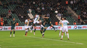 Gerginlik var, gol yok: Kocaelispor evinde 1 puana razı oldu