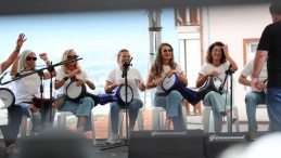 Festivale renk kattılar: Onlar darbuka çaldı, millet coştu