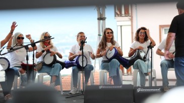 Festivale renk kattılar: Onlar darbuka çaldı, millet coştu