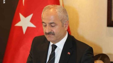 Belediye Başkanından üniversiteyi kazanan gençlere müjde!