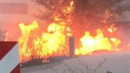 Komşuda yangın: Mahalleli sokağa döküldü