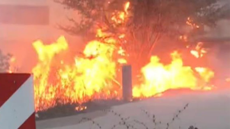 Komşuda yangın: Mahalleli sokağa döküldü