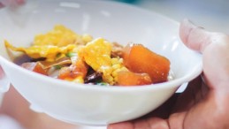 İhtiyaç sahiplerini düşünen belediye: ‘Askıda yemek’ uygulaması başladı