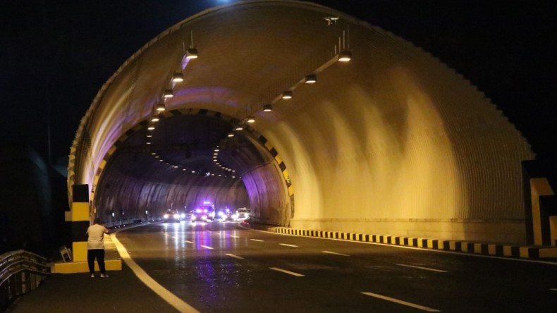 Trafik çilesi bitti, Bolu Dağı Tüneli trafiğe açıldı