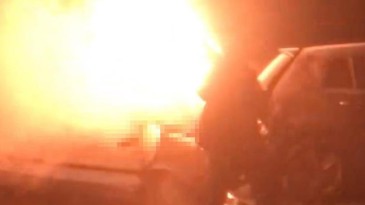 Feci kaza: Otomobil alev aldı; ölü ve yaralı var