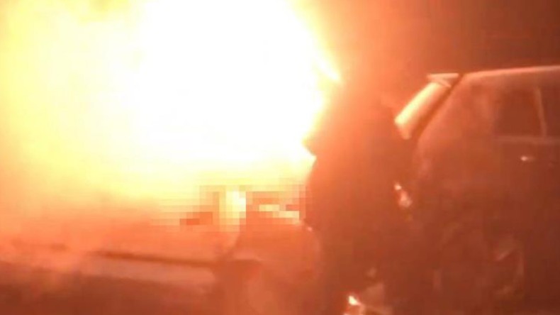 Feci kaza: Otomobil alev aldı; ölü ve yaralı var