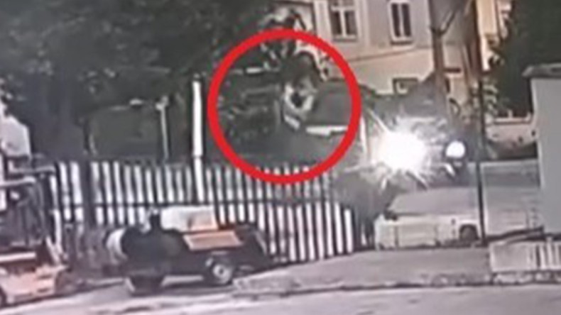 Başiskele’de feci kaza: Motosikletli 10 metre sürüklendi