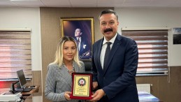 Yardımsever genç girişimci Bahar Köklü çocukları sevindirdi