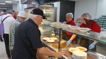 Ve hizmete girdi: Paşa’da 4 çeşit yemek 40 TL.