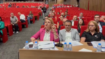 Hürriyet, Büyükgöz’ü hedef aldı: Gebze Belediye Meclisi’ni de böyle kötü yönetiyorsa…