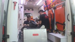 Kafa travmasıyla oyundan çıktı, hastaneye duş aldıktan sonra gitti