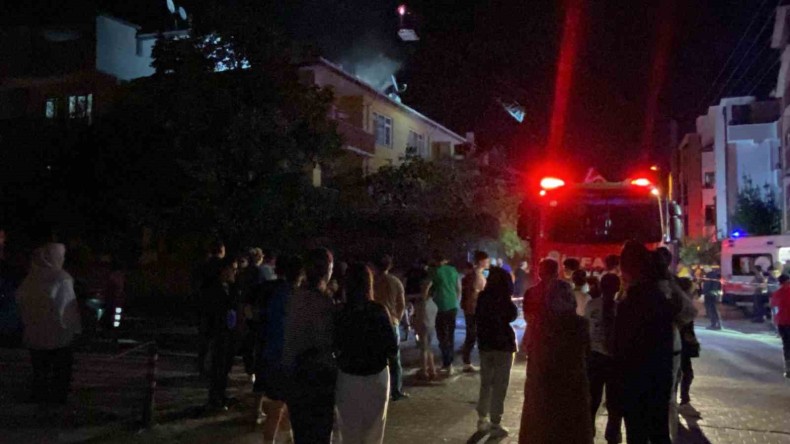 İzmit’te korkutan yangın: Mahalleli sokağa döküldü