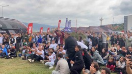 Milli motosikletçi Portekiz’de kazandı, Kenan Sofuoğlu sevindi