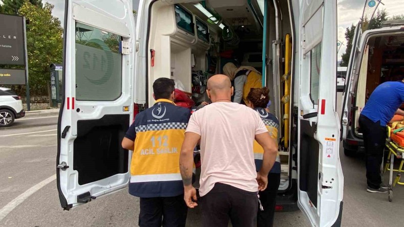 Başiskele’de kaza: Motosiklet sürücüsü savruldu