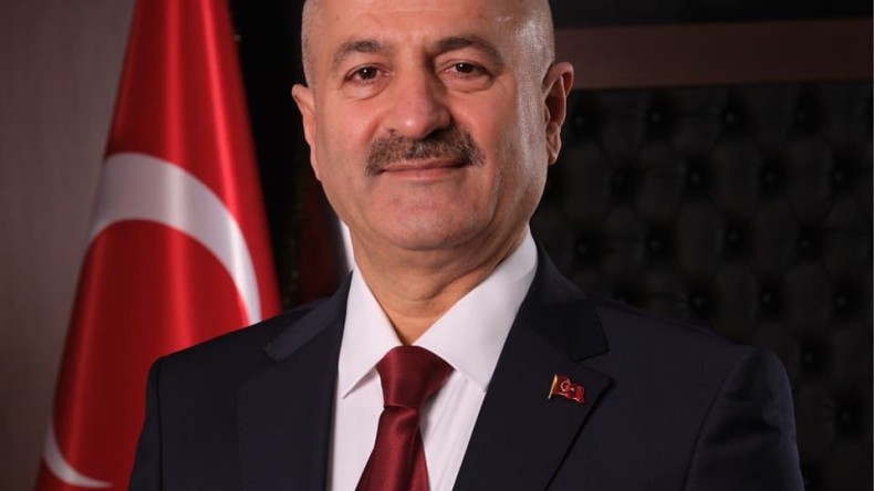 Başkan kesenin ağzını açtı: Üniversitelilere maddi destek