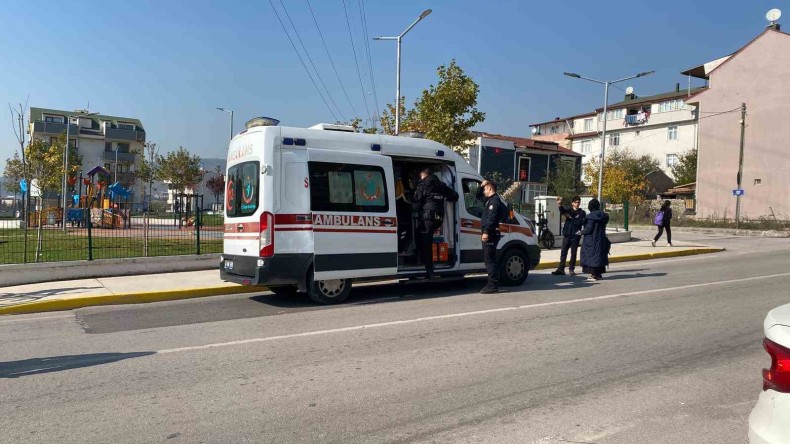 Bisiklette 2 çocuk vardı; Talihsiz kazada yaralandılar