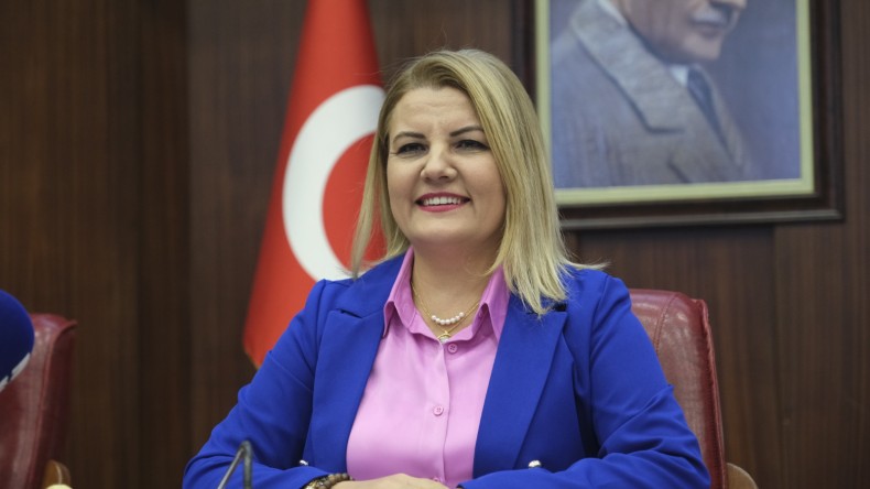 Hürriyet’ten Ak Parti Meclis Üyelerine: ‘Bu dönem tarzınızı değiştirin’