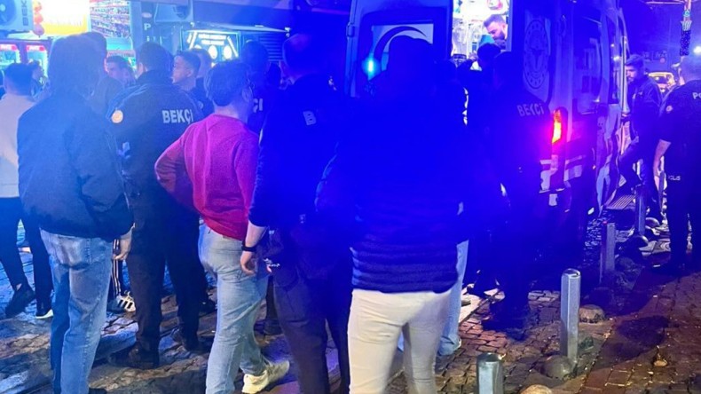 Barlar sokağında eğlence mekanına silahlı saldırı