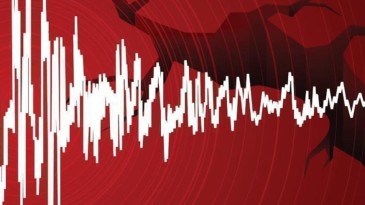 Şiddetli deprem: Çevre illerde de hissedildi