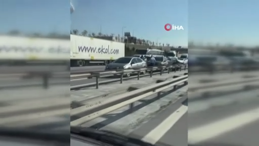 7 araç kazaya karıştı: 4 kişi hastaneye kaldırıldı