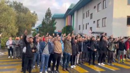 Fabrikada işçi eylemi: Sosyal medyada büyük yankı uyandırdı