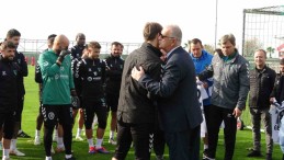 Kocaelispor antrenmanında sürpriz: Futbolcular görünce çok şaşırdı