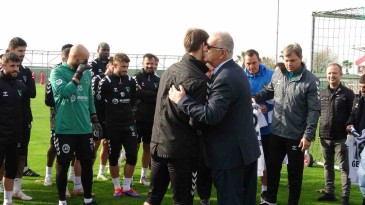 Kocaelispor antrenmanında sürpriz: Futbolcular görünce çok şaşırdı