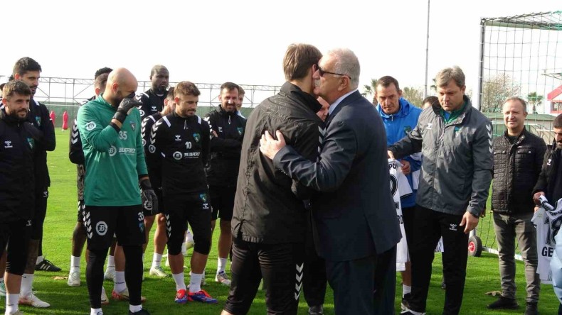 Kocaelispor antrenmanında sürpriz: Futbolcular görünce çok şaşırdı