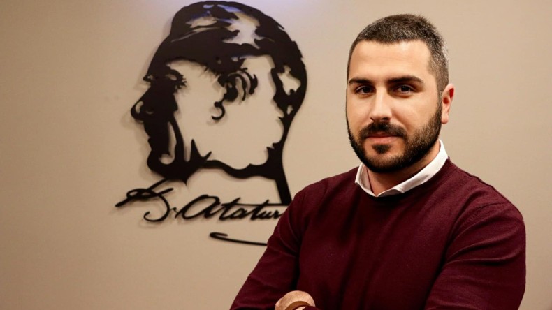 CHP’nin önemli ismi görevinden istifa etti