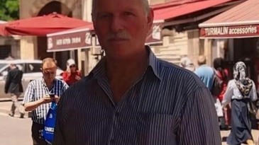 5 katlı apartmanın çatısından düşen usta hayatını kaybetti