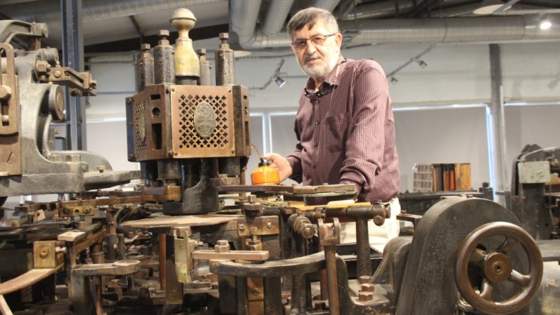 140 yıllık zarf makinesi zamana meydan okuyor