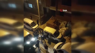 Birbirlerine silahlarla sopalarla saldırdılar: Yaralılar var