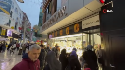 Fethiye Caddesinde herkes oraya koştu, metrelerce kuyruk oluştu