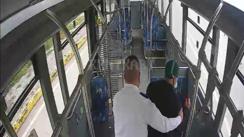 Otobüs şoförü bakın ne yaptı? Bu hareket alkışlanır