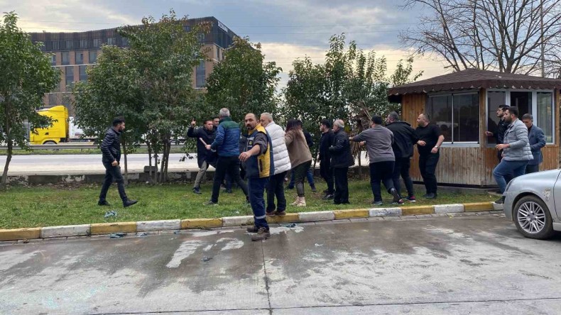 Kocaeli’de bıçaklı kavga: Polis havaya ateş açtı, 1’i polis 7 yaralı