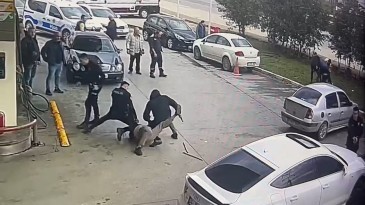 Akaryakıt istasyonunda dehşet: O anlar kamerada