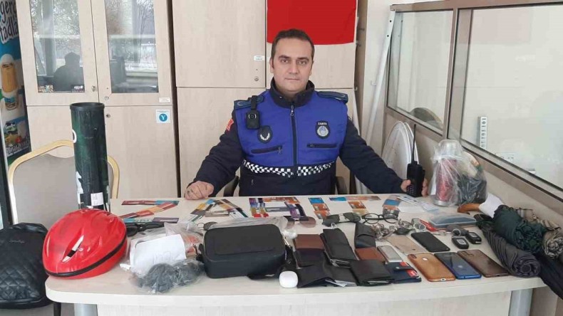 Kayıp eşyalar sahiplerini bekliyor