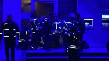 Bankada korkutan yangın