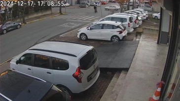 Otomobil ile motosiklet kazaya karıştı: Yaralı var