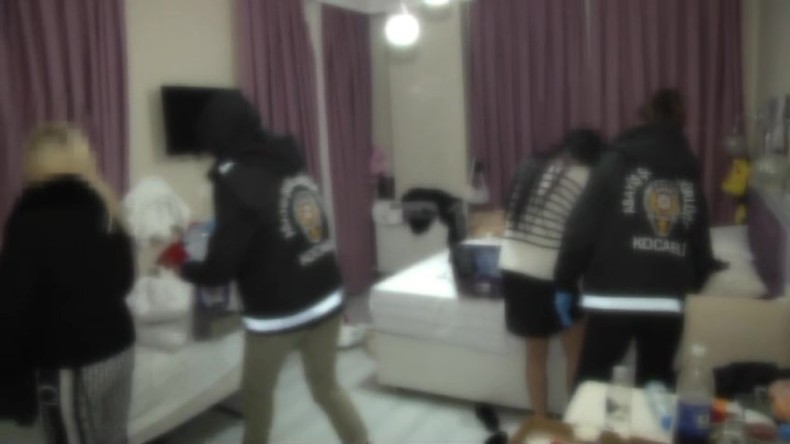 Kocaeli polisinden dev operasyon: 14 şüpheli yakalandı, 10 kadın kurtarıldı