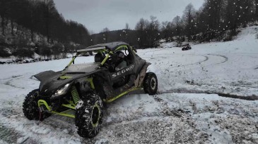 Yüksek kesimlerde kar keyfi ATV’lerle yaşandı