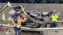 50 metre sürüklenen cip, istinat duvarına çarptı