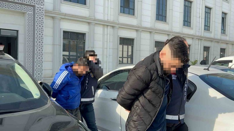 Dizüstü bilgisayar çalan şüpheliler yakalandı