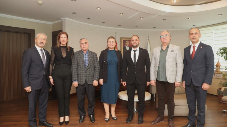 Yeniden Refah İzmit İlçe Başkanı Şahin’den Hürriyet’e ziyaret