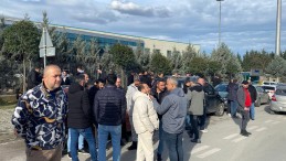 Fabrikada işçiler ayaklandı, üretim durdu