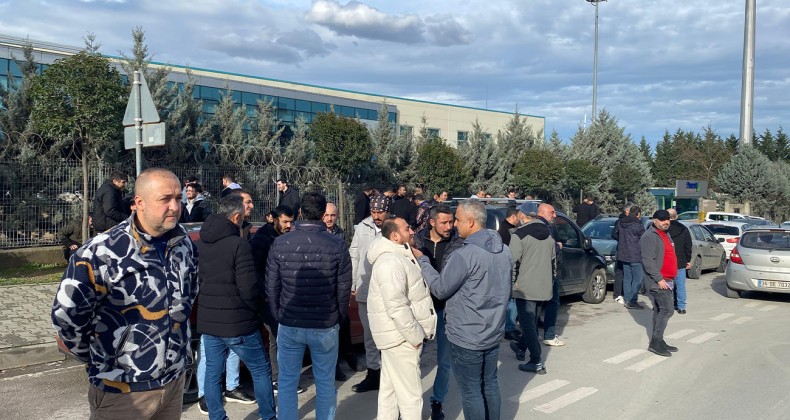 Fabrikada işçiler ayaklandı, üretim durdu