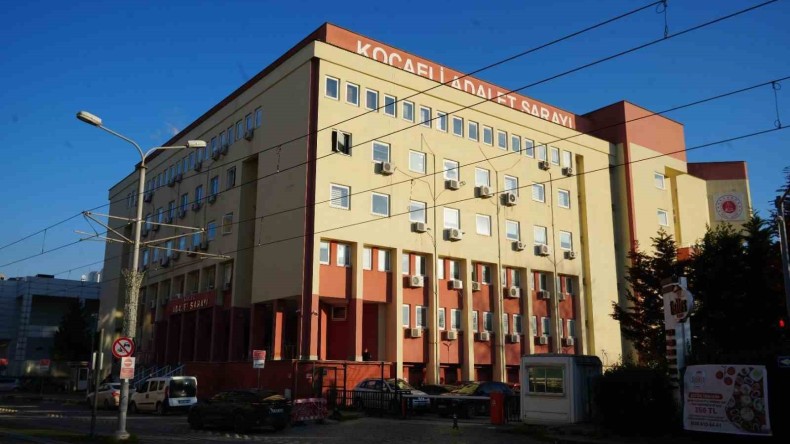 Ünlü avukattan mahkeme başkanına Dubai çikolatası içinde rüşvet iddiası