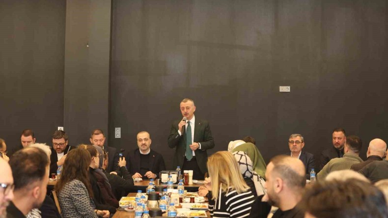 Büyükakın, Ak Parti’nin kalesinde esnafı dinledi